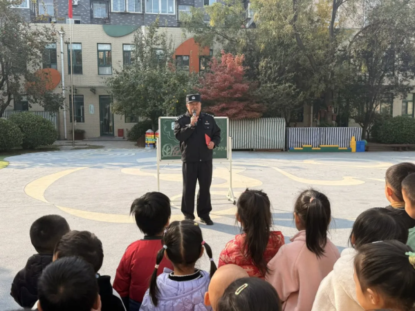 豪配投资 小小消防员 演练保安全——济南市天桥区滨河幼儿园开展消防安全演练活动